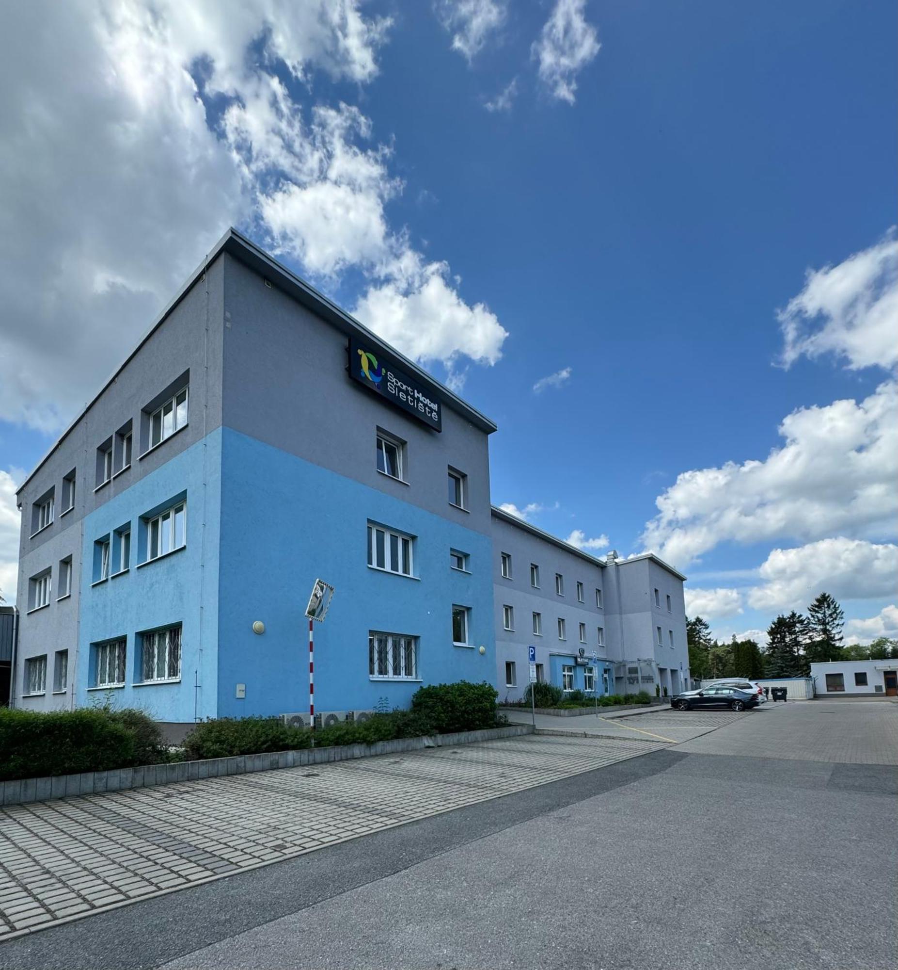 Sport Hotel Sletiste Кладно Екстериор снимка