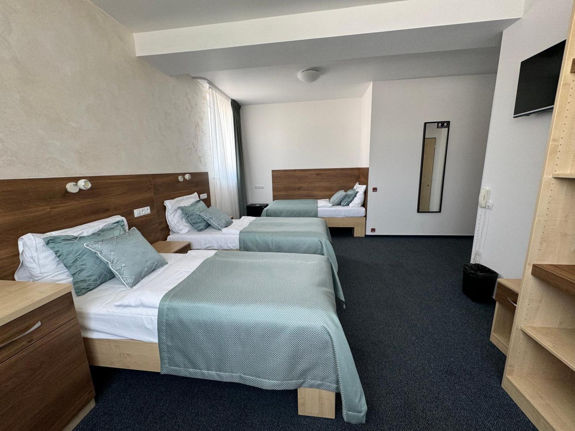 Sport Hotel Sletiste Кладно Екстериор снимка