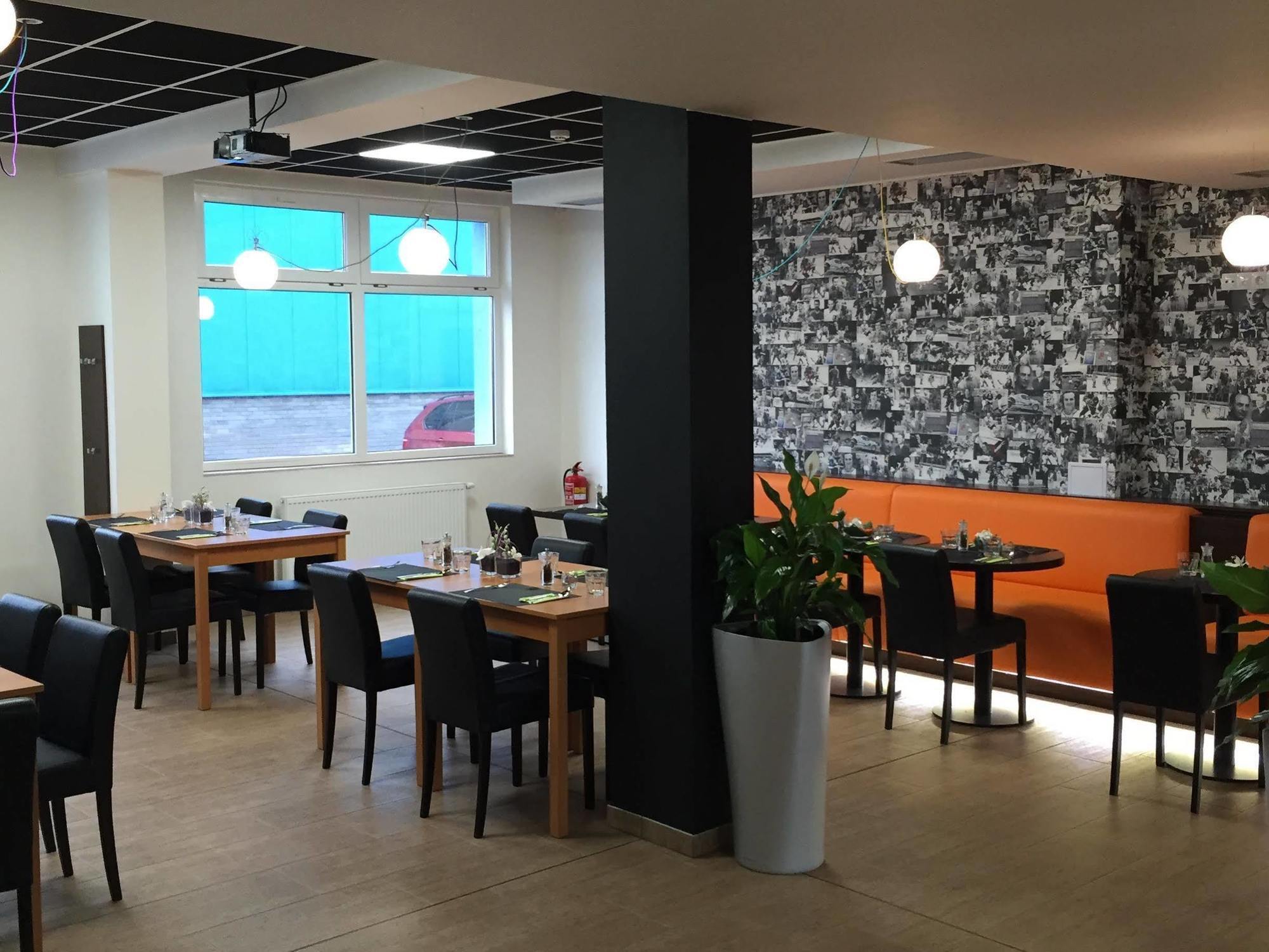 Sport Hotel Sletiste Кладно Екстериор снимка